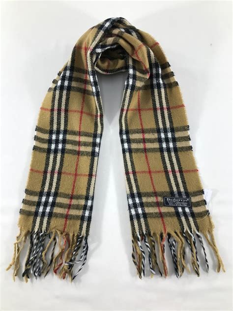 come distinguere sciarpa burberry falsa|burberry scarf scam.